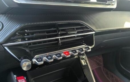 Peugeot 2008 II, 2023 год, 1 270 000 рублей, 13 фотография