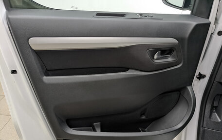 Opel Zafira Life I, 2021 год, 4 145 000 рублей, 19 фотография