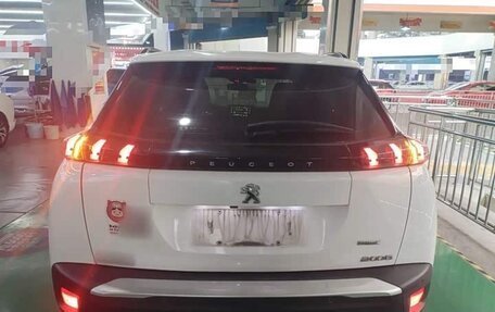 Peugeot 2008 II, 2022 год, 1 350 000 рублей, 5 фотография