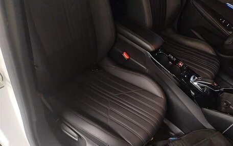 Peugeot 2008 II, 2022 год, 1 350 000 рублей, 10 фотография