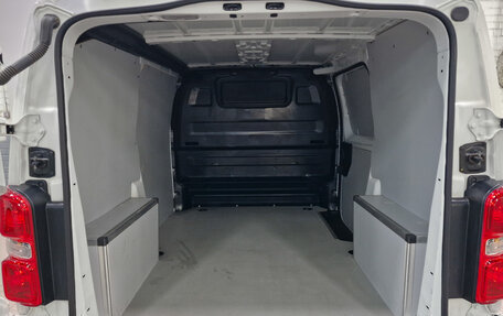 Opel Vivaro, 2022 год, 2 650 000 рублей, 10 фотография