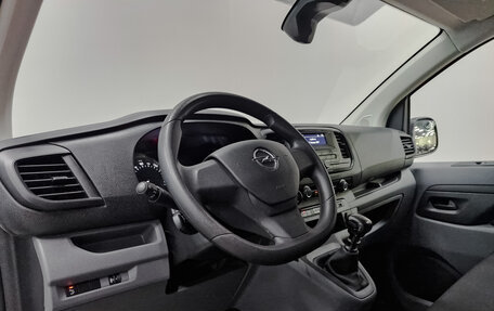 Opel Vivaro, 2022 год, 2 650 000 рублей, 14 фотография