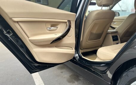 BMW 3 серия, 2016 год, 1 390 000 рублей, 10 фотография