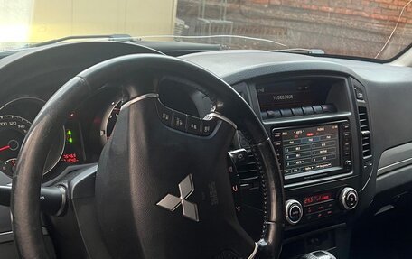 Mitsubishi Pajero IV, 2011 год, 1 650 000 рублей, 8 фотография