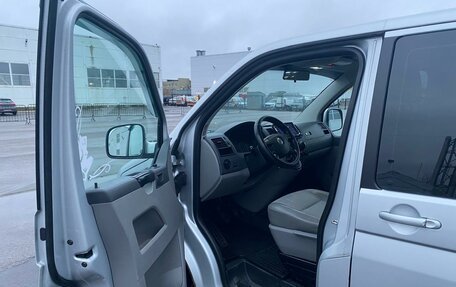 Volkswagen Caravelle T5, 2009 год, 1 330 000 рублей, 7 фотография