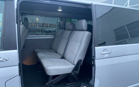 Volkswagen Caravelle T5, 2009 год, 1 330 000 рублей, 8 фотография