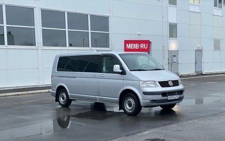 Volkswagen Caravelle T5, 2009 год, 1 330 000 рублей, 3 фотография