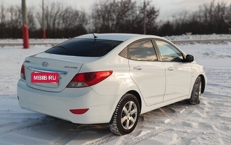 Hyundai Solaris II рестайлинг, 2011 год, 670 000 рублей, 4 фотография