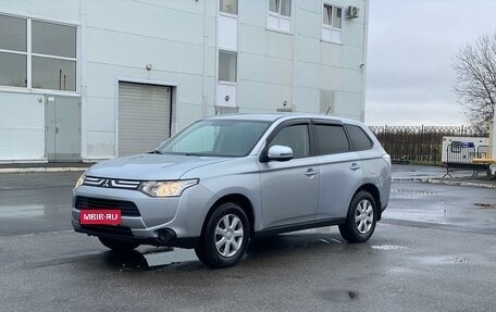 Mitsubishi Outlander III рестайлинг 3, 2012 год, 940 000 рублей, 1 фотография