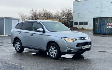 Mitsubishi Outlander III рестайлинг 3, 2012 год, 940 000 рублей, 3 фотография