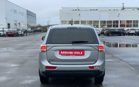 Mitsubishi Outlander III рестайлинг 3, 2012 год, 940 000 рублей, 5 фотография