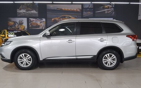 Mitsubishi Outlander III рестайлинг 3, 2017 год, 1 950 000 рублей, 2 фотография