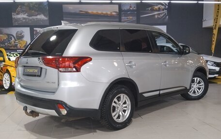 Mitsubishi Outlander III рестайлинг 3, 2017 год, 1 950 000 рублей, 4 фотография