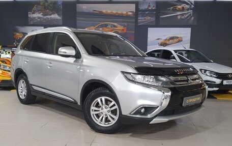 Mitsubishi Outlander III рестайлинг 3, 2017 год, 1 950 000 рублей, 6 фотография