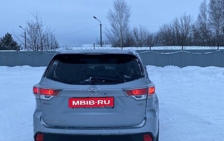 Toyota Highlander III, 2014 год, 2 600 000 рублей, 5 фотография