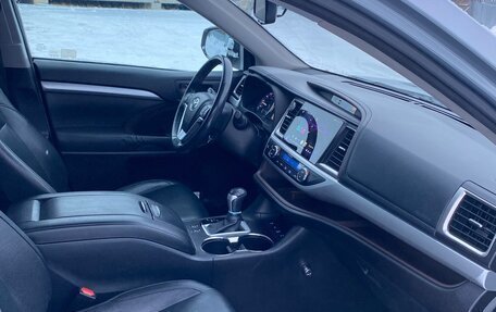 Toyota Highlander III, 2014 год, 2 600 000 рублей, 8 фотография