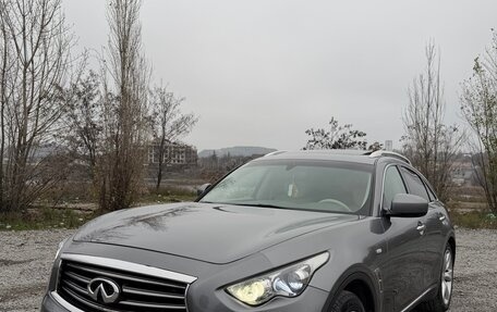 Infiniti FX II, 2013 год, 2 000 000 рублей, 2 фотография