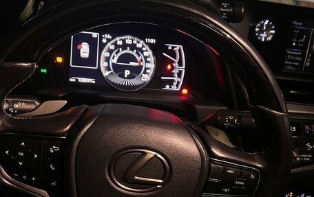 Lexus ES VII, 2018 год, 3 500 000 рублей, 8 фотография