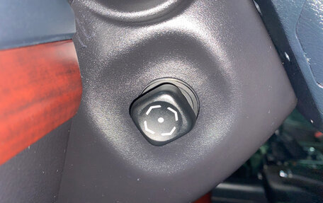 Toyota Land Cruiser Prado 150 рестайлинг 2, 2017 год, 4 590 000 рублей, 19 фотография