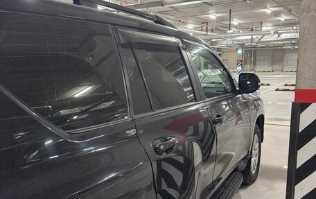 Toyota Land Cruiser Prado 150 рестайлинг 2, 2010 год, 2 800 000 рублей, 5 фотография