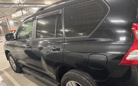 Toyota Land Cruiser Prado 150 рестайлинг 2, 2010 год, 2 800 000 рублей, 8 фотография