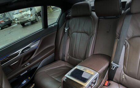 BMW 7 серия, 2017 год, 2 490 000 рублей, 15 фотография