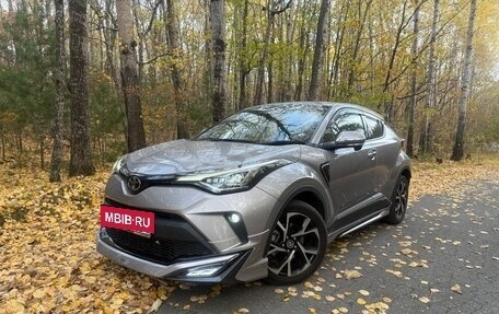 Toyota C-HR I рестайлинг, 2020 год, 2 400 000 рублей, 3 фотография