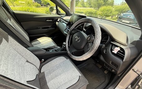 Toyota C-HR I рестайлинг, 2020 год, 2 400 000 рублей, 13 фотография