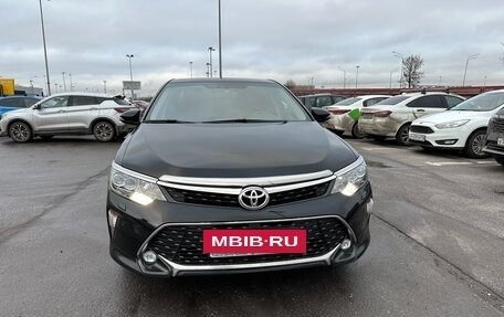 Toyota Camry, 2017 год, 2 490 000 рублей, 2 фотография