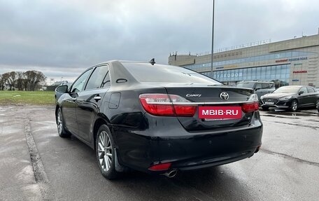 Toyota Camry, 2017 год, 2 490 000 рублей, 6 фотография