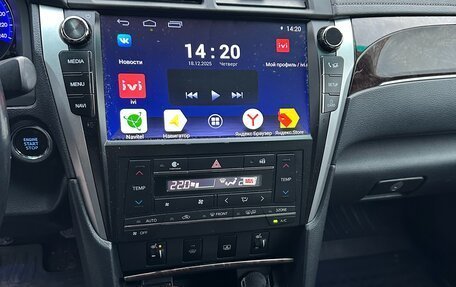 Toyota Camry, 2017 год, 2 490 000 рублей, 10 фотография