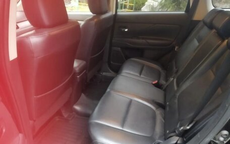 Mitsubishi Outlander III рестайлинг 3, 2014 год, 1 200 000 рублей, 5 фотография