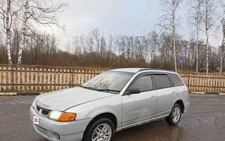 Nissan Wingroad III, 2001 год, 175 000 рублей, 1 фотография