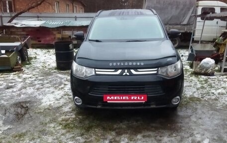 Mitsubishi Outlander III рестайлинг 3, 2014 год, 1 200 000 рублей, 9 фотография