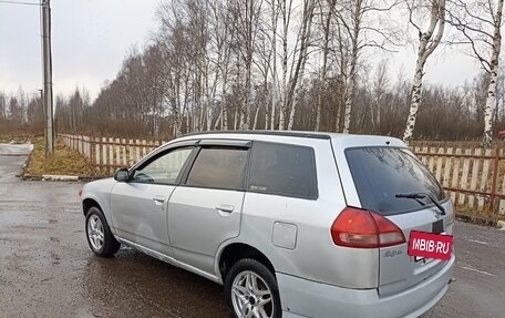 Nissan Wingroad III, 2001 год, 175 000 рублей, 3 фотография