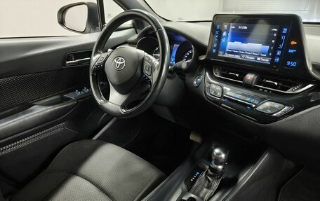 Toyota C-HR I рестайлинг, 2018 год, 2 263 000 рублей, 12 фотография