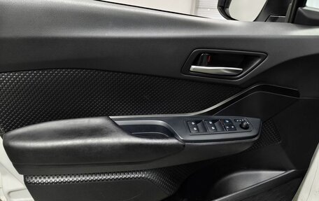 Toyota C-HR I рестайлинг, 2018 год, 2 263 000 рублей, 17 фотография