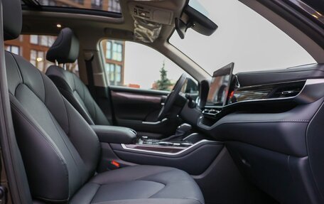 Toyota Highlander, 2025 год, 5 700 000 рублей, 27 фотография