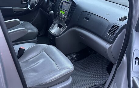 Hyundai Grand Starex Grand Starex I рестайлинг 2, 2013 год, 1 895 000 рублей, 2 фотография