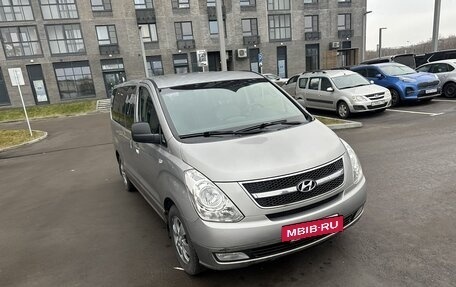Hyundai Grand Starex Grand Starex I рестайлинг 2, 2013 год, 1 895 000 рублей, 3 фотография