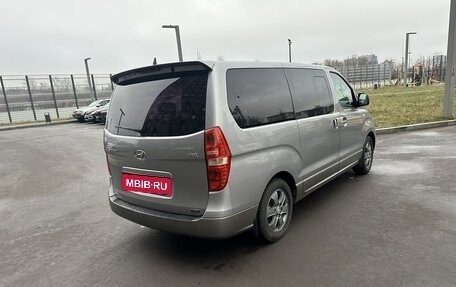 Hyundai Grand Starex Grand Starex I рестайлинг 2, 2013 год, 1 895 000 рублей, 15 фотография