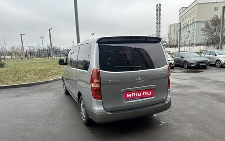 Hyundai Grand Starex Grand Starex I рестайлинг 2, 2013 год, 1 895 000 рублей, 18 фотография