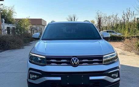 Volkswagen T-Cross I, 2022 год, 2 220 000 рублей, 2 фотография