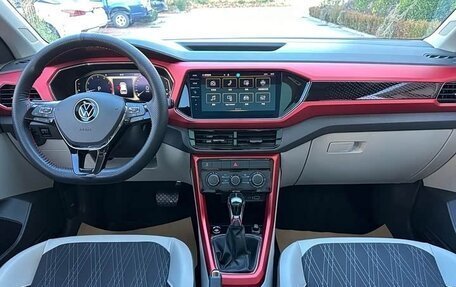 Volkswagen T-Cross I, 2022 год, 2 220 000 рублей, 6 фотография