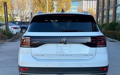Volkswagen T-Cross I, 2022 год, 2 220 000 рублей, 11 фотография