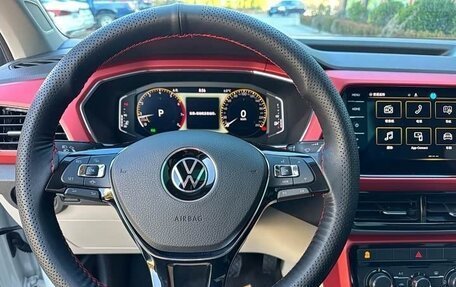 Volkswagen T-Cross I, 2022 год, 2 220 000 рублей, 9 фотография