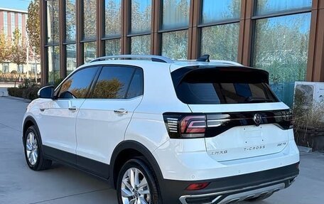 Volkswagen T-Cross I, 2022 год, 2 220 000 рублей, 12 фотография