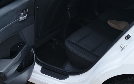 Hyundai Elantra VI рестайлинг, 2017 год, 95 000 рублей, 6 фотография