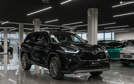 Toyota Highlander, 2025 год, 5 930 000 рублей, 2 фотография