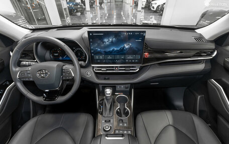 Toyota Highlander, 2025 год, 5 930 000 рублей, 8 фотография